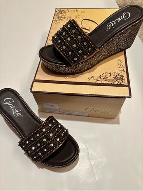 NWT Grazie  Brown Beaded Wedge Slide Sandals bronze Kehei 6 hot!